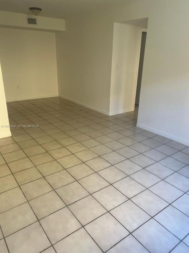 526 NW 114th Ave, Unit 103, Sweetwater, FL 33172 Photo