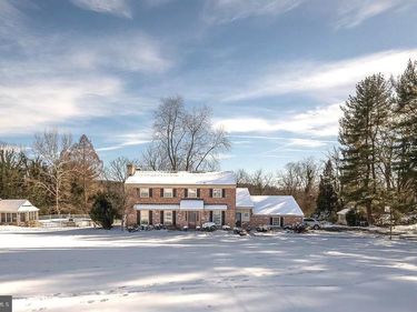 334 ECHO VALLEY LANE, NEWTOWN SQUARE, PA 19073