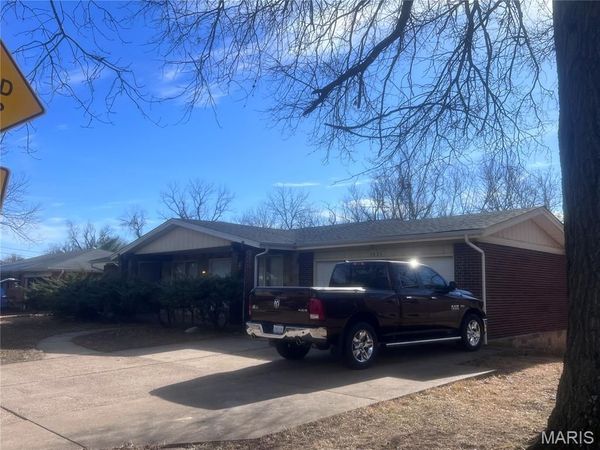 2026 Claudine Drive, St Louis, MO 63138