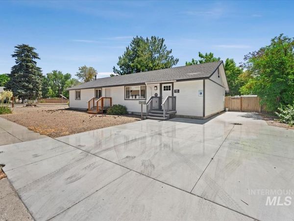 575 E 2nd South, Mountain Home, ID 83647