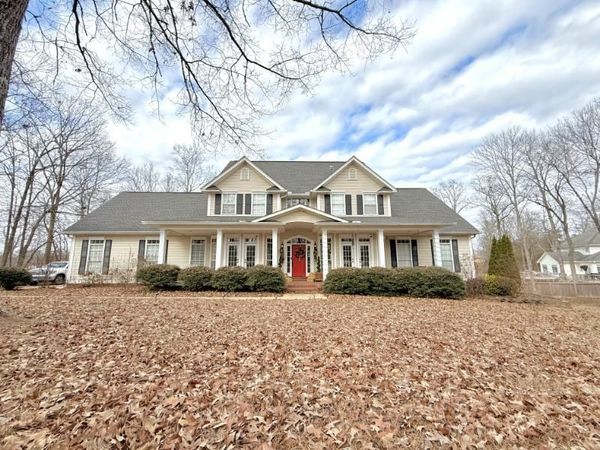 109 Woodland Ave., Tupelo, MS 38801