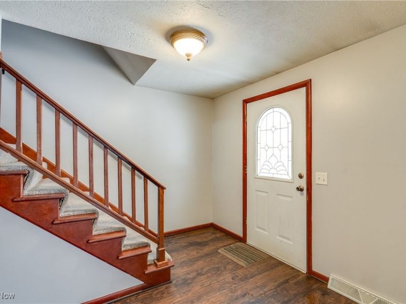 8499 Sherri Avenue NW, Canal Fulton, OH 44614 Photo 5