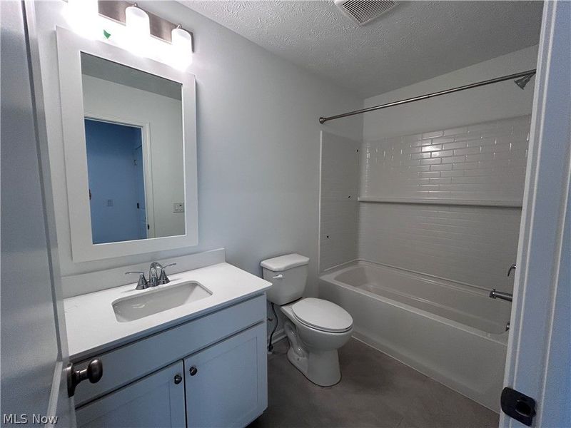 5081 Shepherds Glen, Willoughby, OH 44094 Photo 13