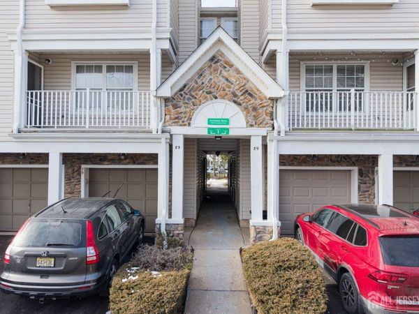 85 Inverness Drive, Edison, NJ 08820