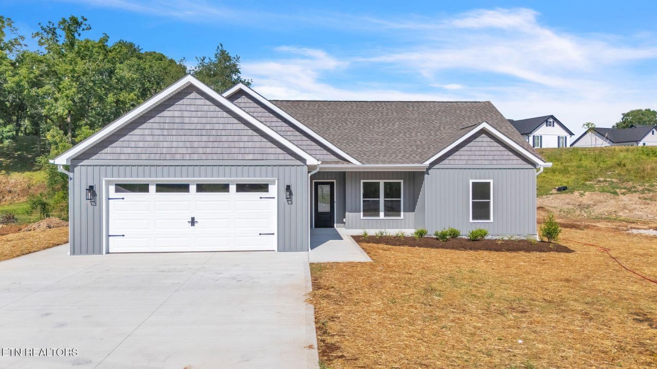 390 Hillvale Road, Clinton, TN 37716 Main Photo