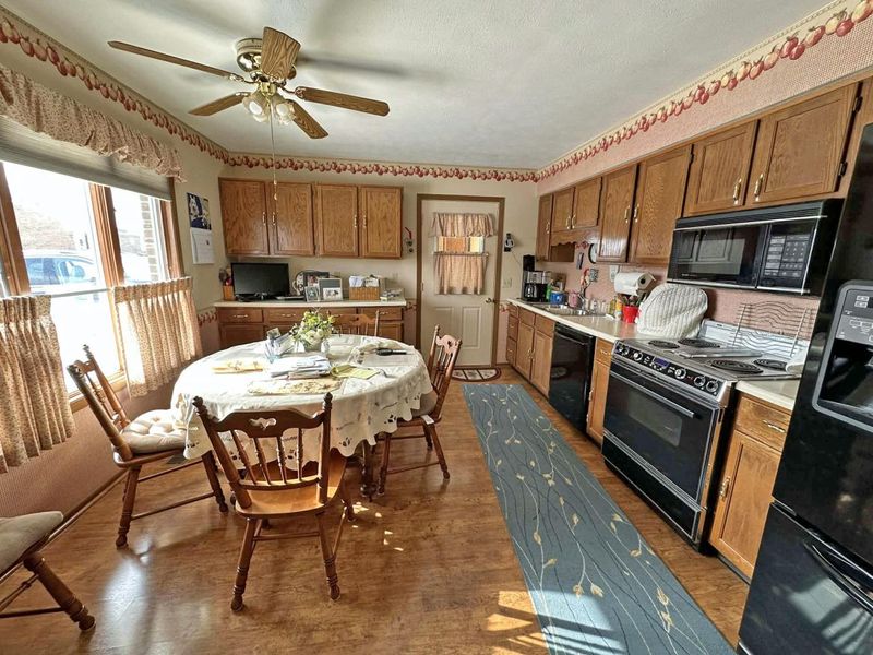 1136 Foxboro Road, Springfield, OH 45503 Photo 7