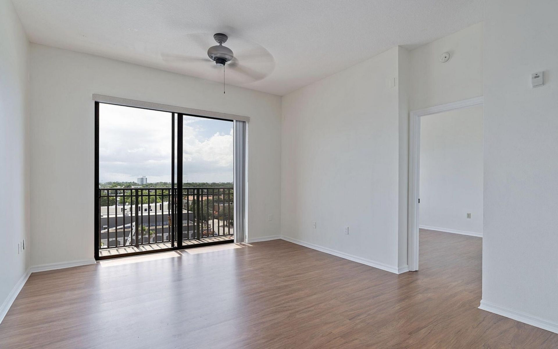 511 Lucerne Avenue, Unit 610, Lake Worth Beach, FL 33460 Photo