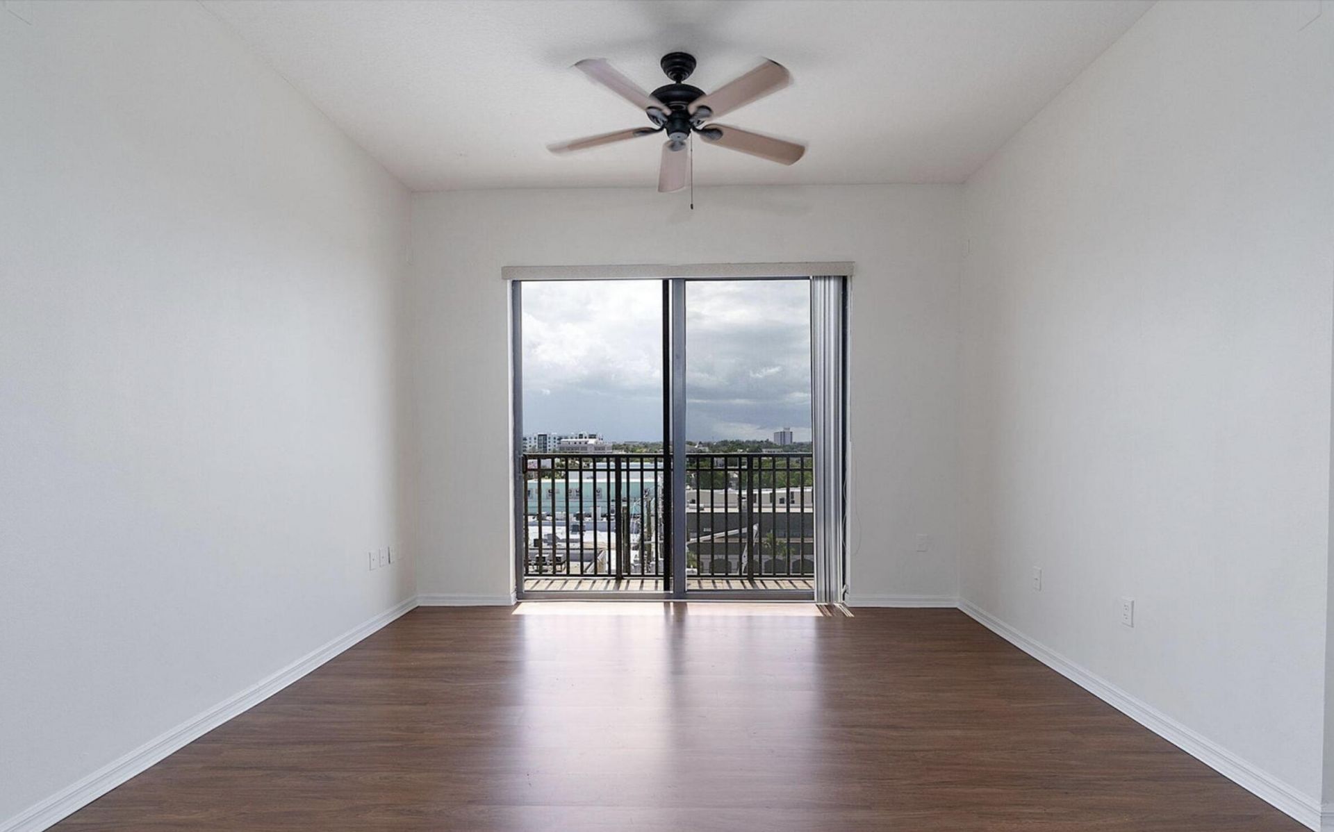 511 Lucerne Avenue, Unit 610, Lake Worth Beach, FL 33460 Photo