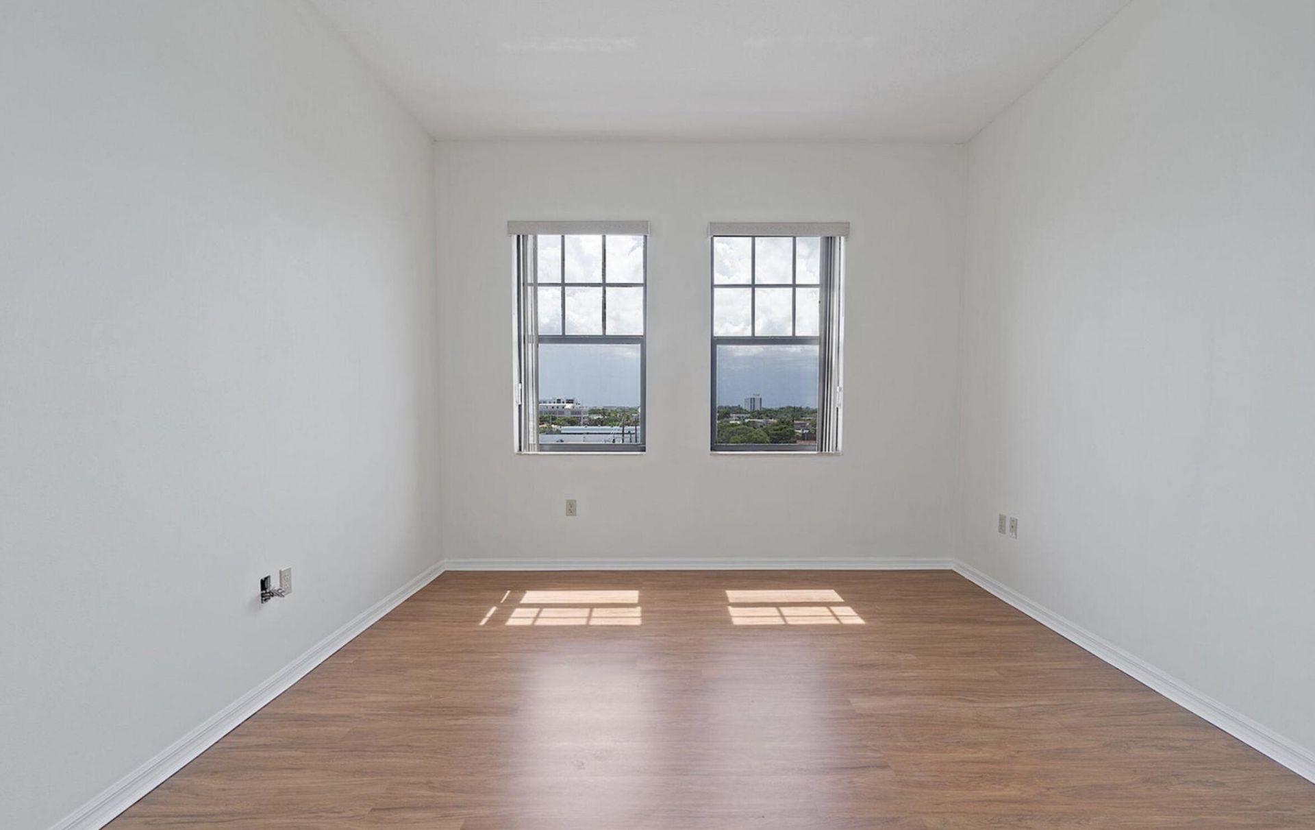 511 Lucerne Avenue, Unit 610, Lake Worth Beach, FL 33460 Photo