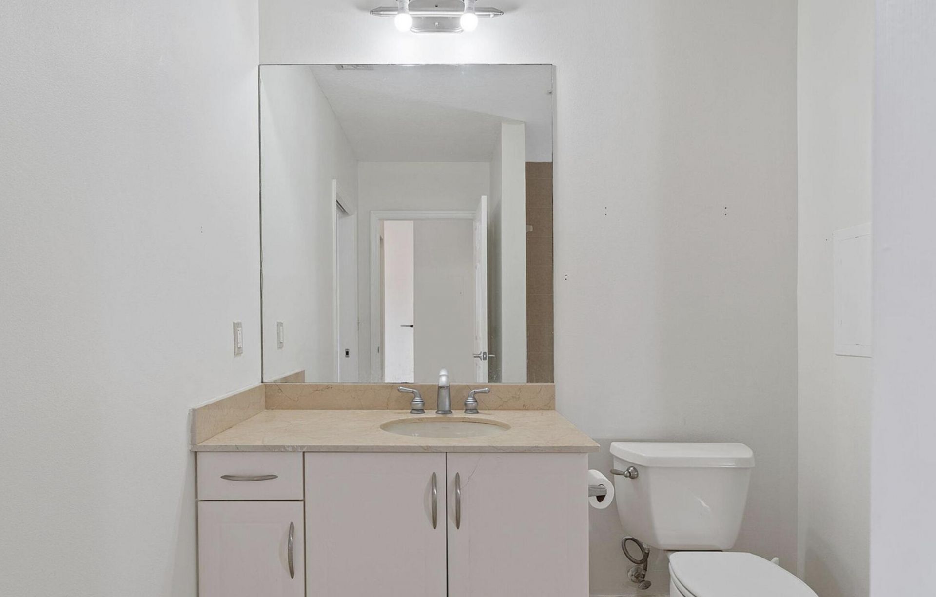 511 Lucerne Avenue, Unit 610, Lake Worth Beach, FL 33460 Photo