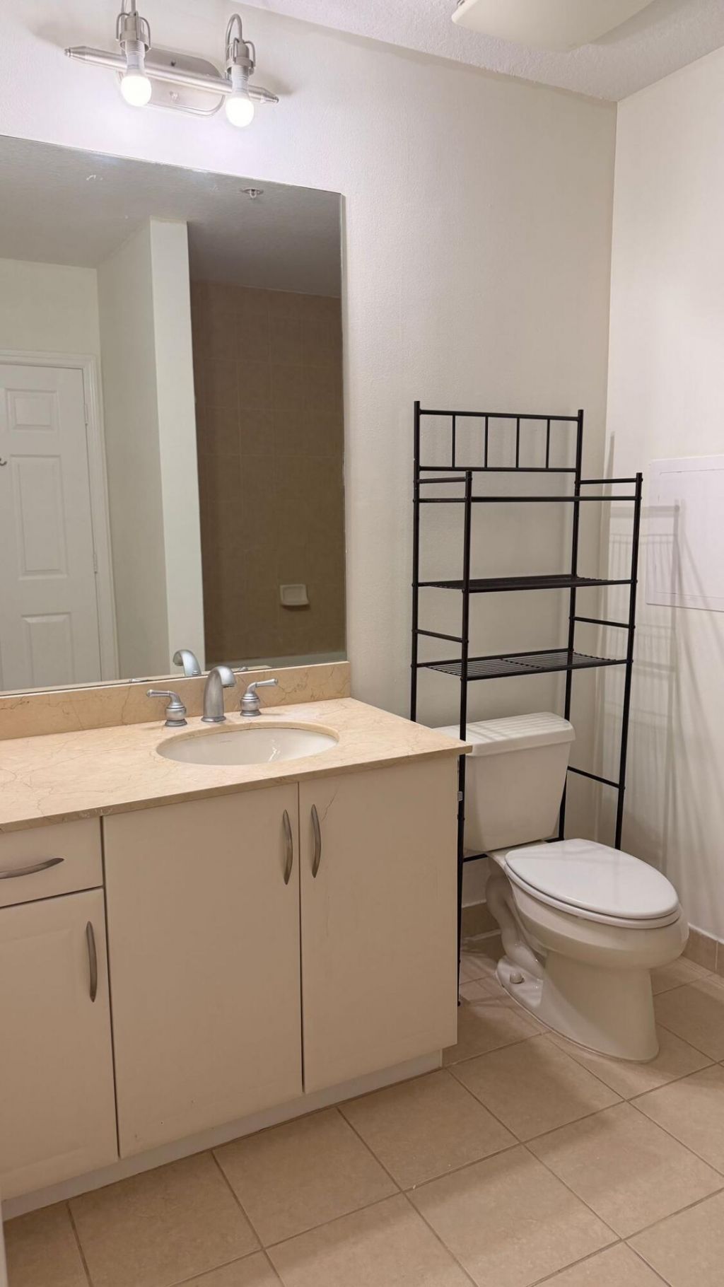 511 Lucerne Avenue, Unit 610, Lake Worth Beach, FL 33460 Photo