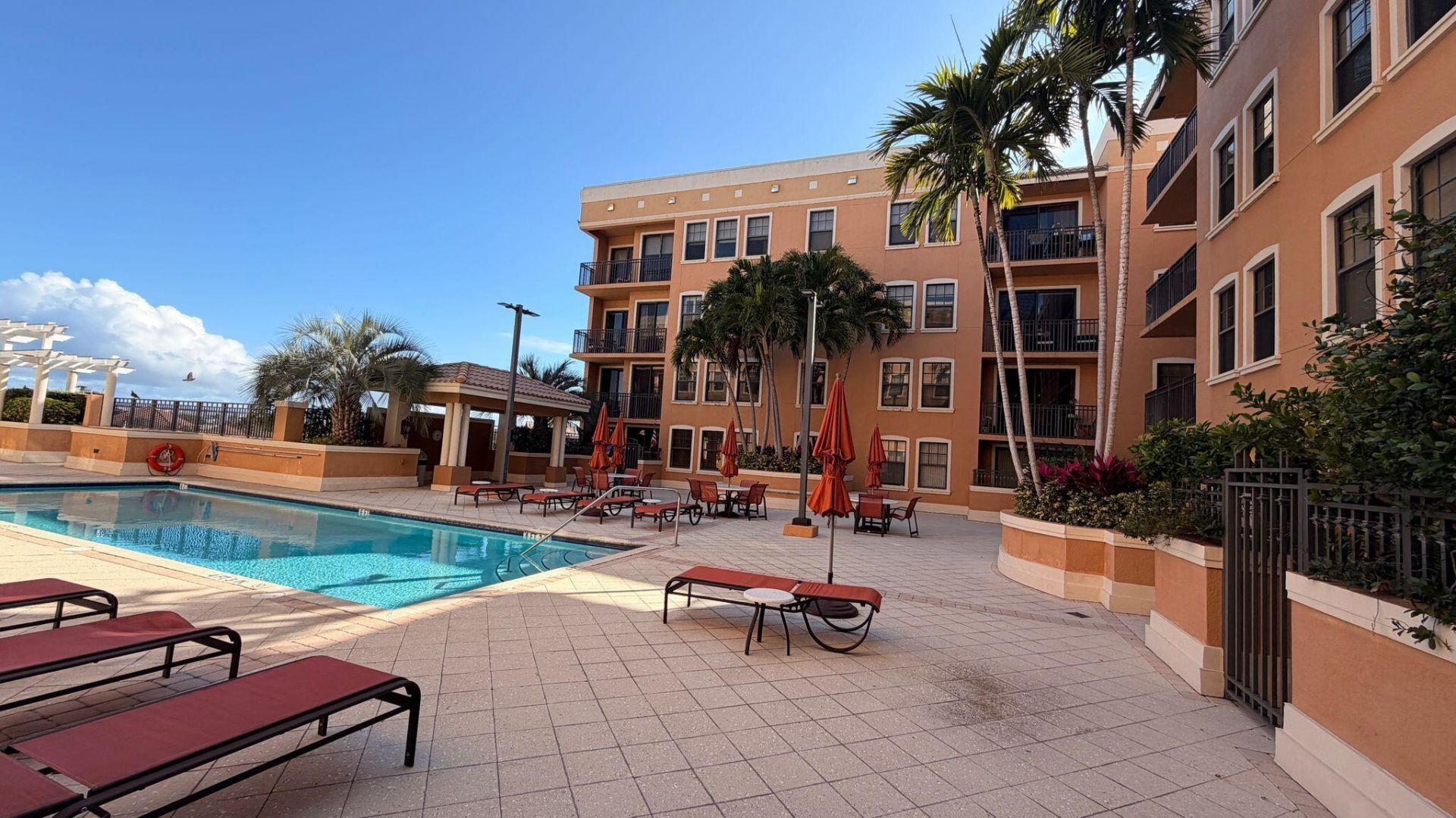 511 Lucerne Avenue, Unit 610, Lake Worth Beach, FL 33460 Photo