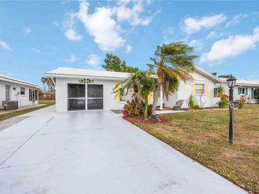 3801 CHINABERRY, BRADENTON, FL 34208