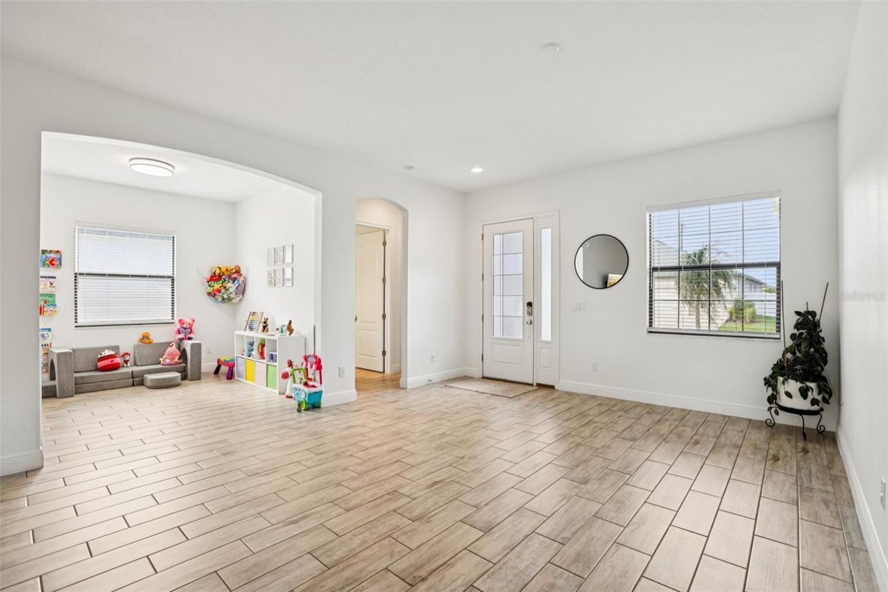 4026 Salida Delsol Drive, Sun City Center, FL 33573 Photo