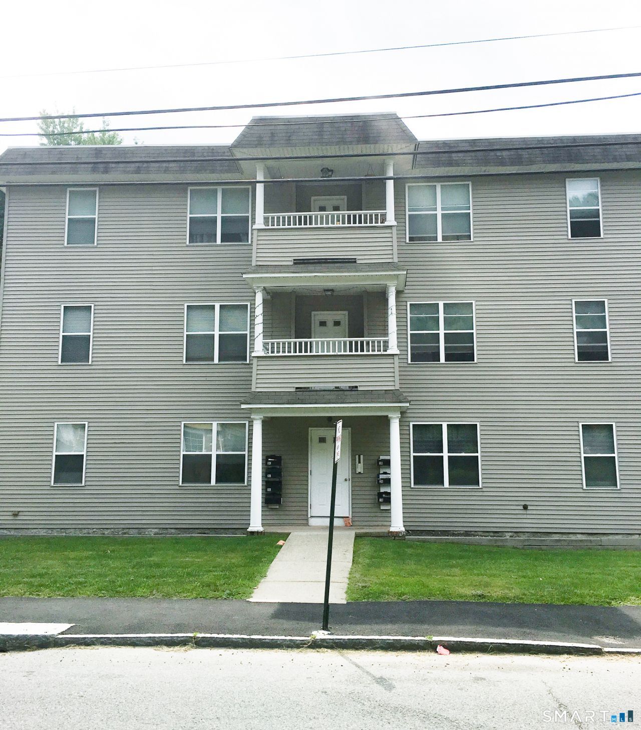 22 Woodbridge, Ansonia, CT 06401 Main Photo