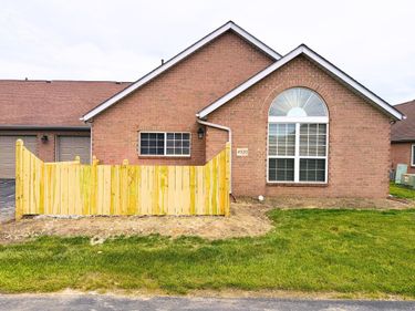 4920 Meadow Run Drive, Hilliard, OH 43026