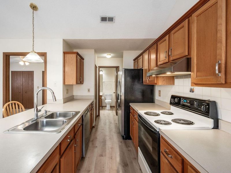 4920 Meadow Run Drive, Hilliard, OH 43026 Photo 11