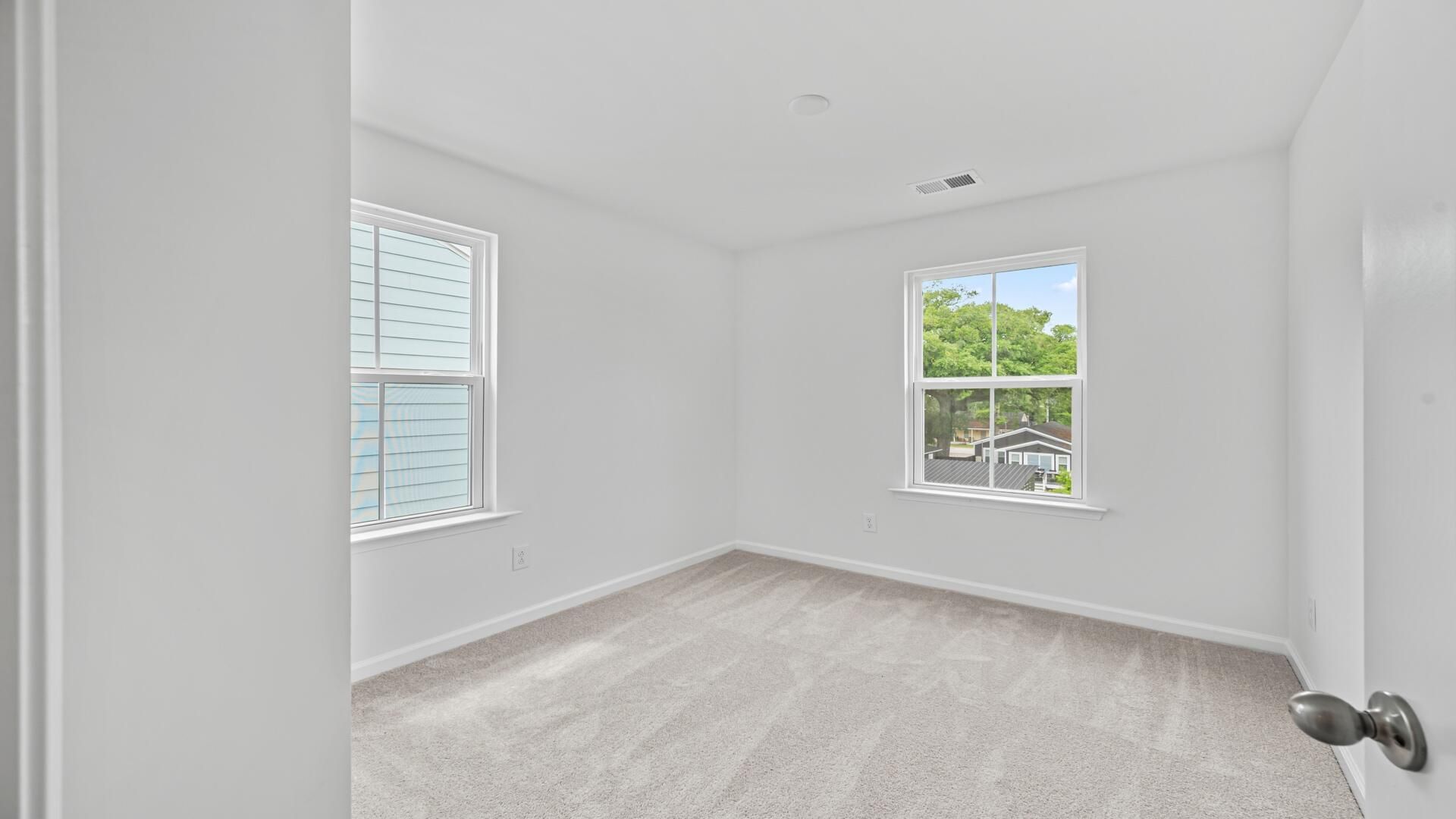 1818 Helm Avenue Photo 13