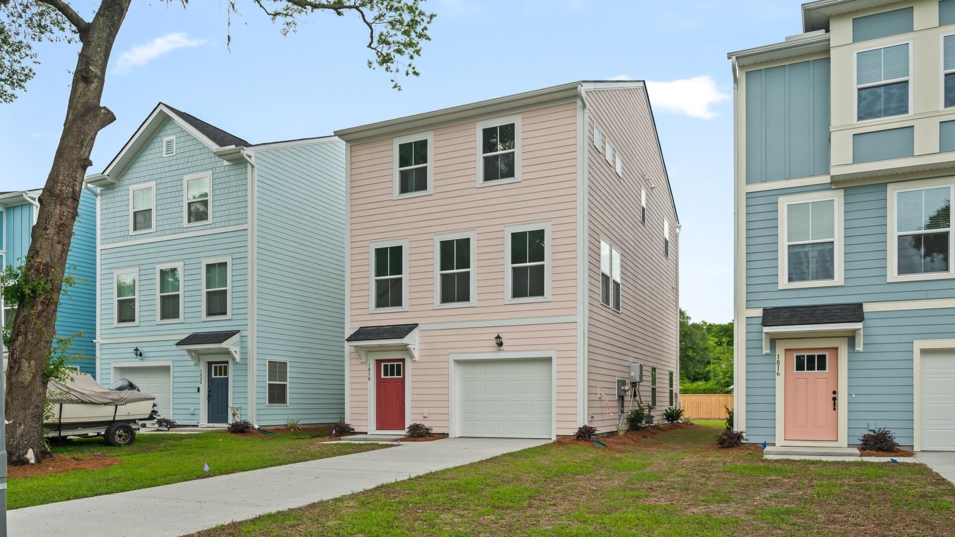 1818 Helm Avenue Photo 2