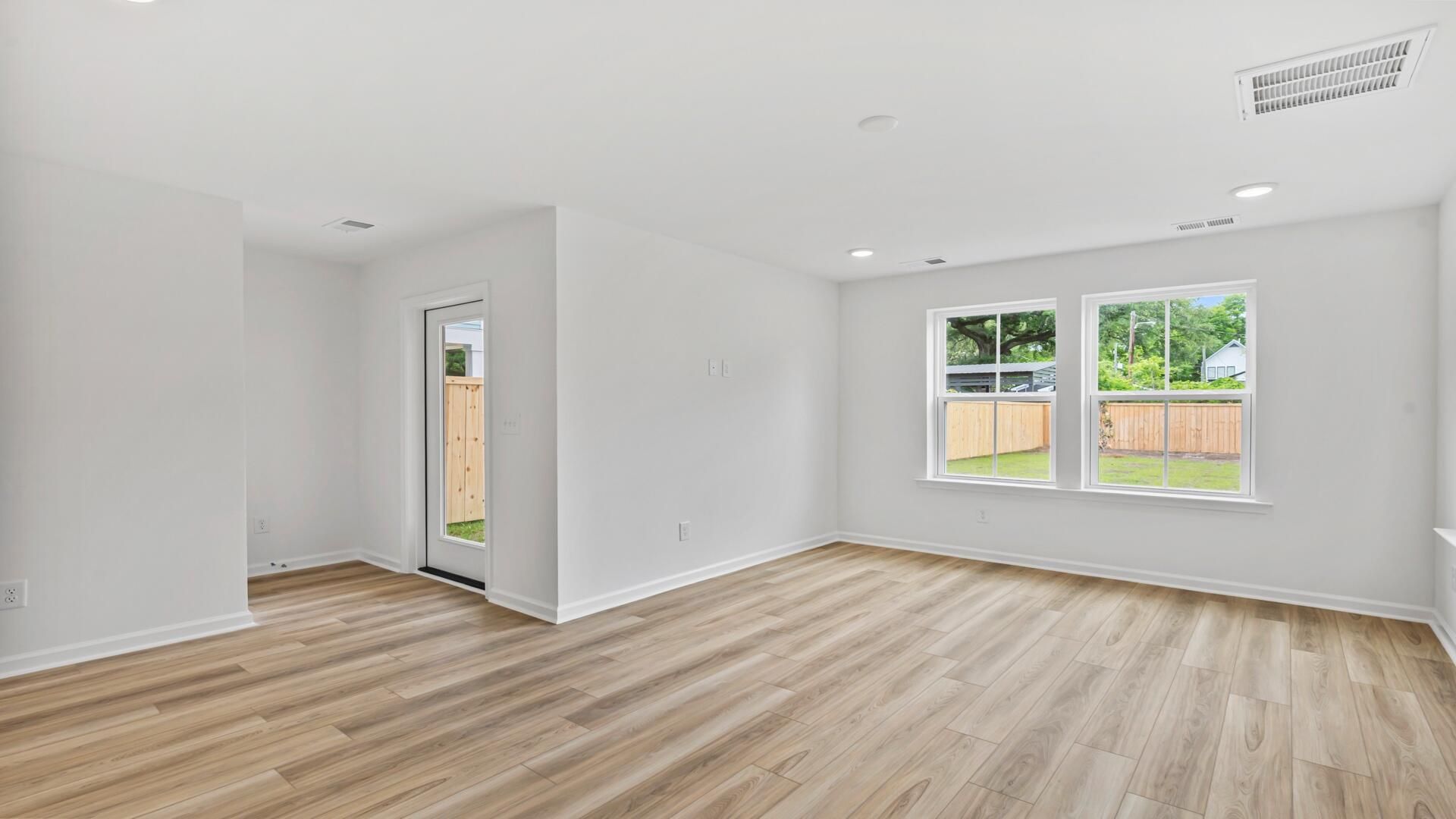 1818 Helm Avenue Photo 3