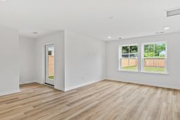1818 Helm Avenue photo 4