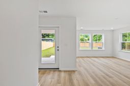 1818 Helm Avenue photo 4