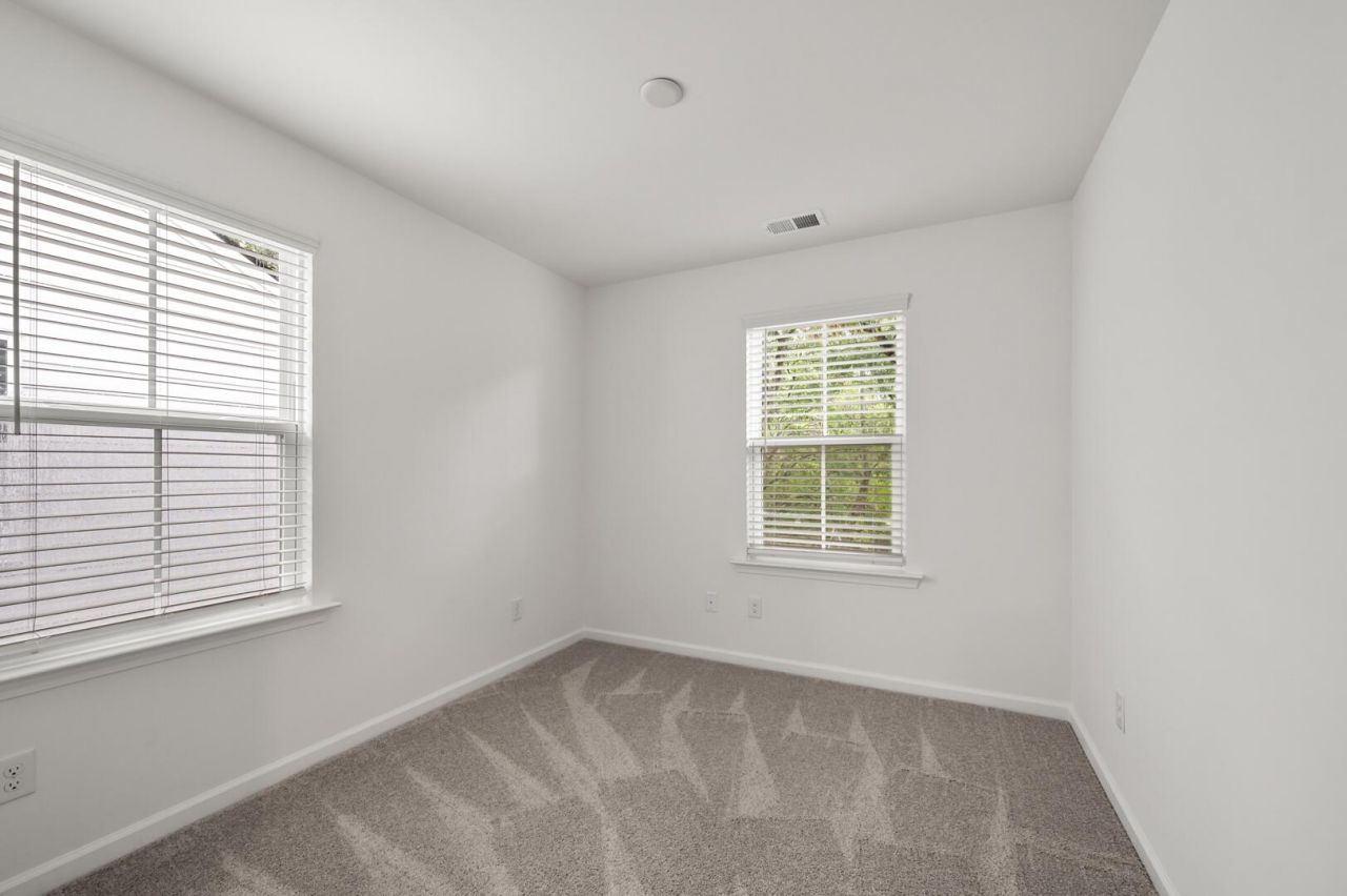 1818 Helm Avenue Photo 6