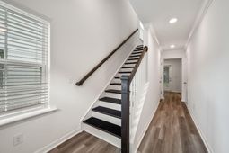 1826 Helm Avenue photo 4