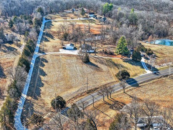 818 W Highway D , Wentzville, MO 63385