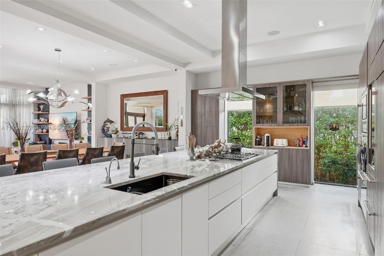 364 Golden Beach Dr , Golden Beach, FL 33160 Photo