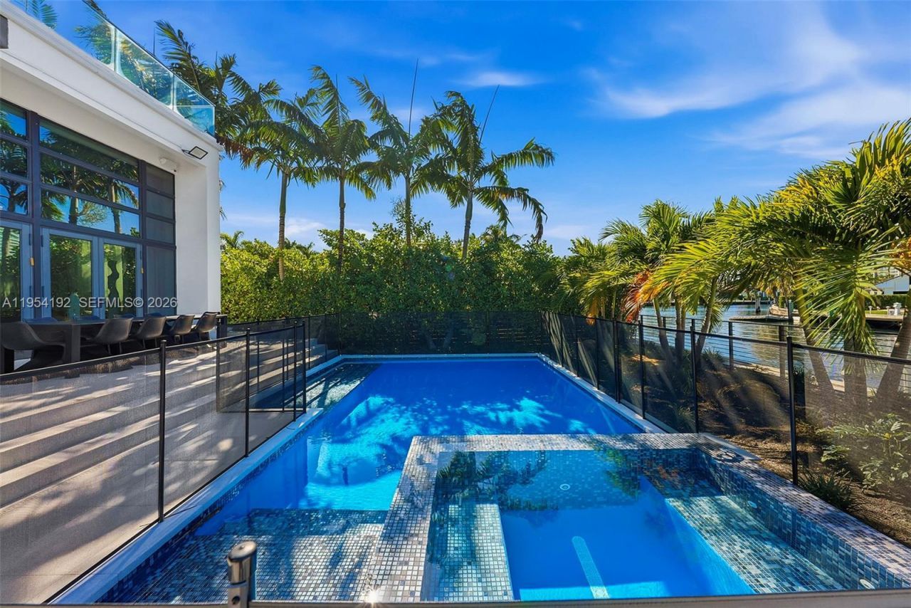 364 Golden Beach Dr , Golden Beach, FL 33160 Photo