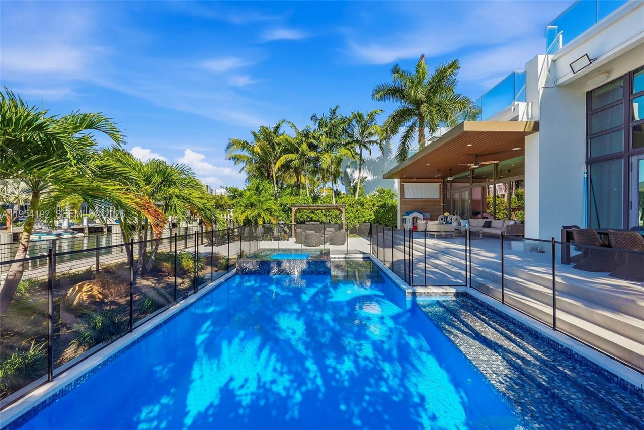 364 Golden Beach Dr , Golden Beach, FL 33160 Photo