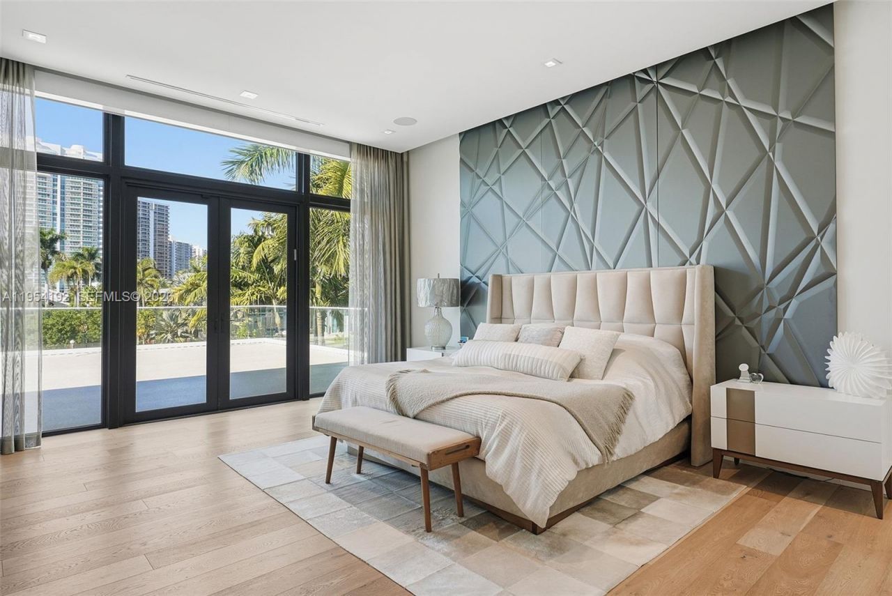 364 Golden Beach Dr , Golden Beach, FL 33160 Photo