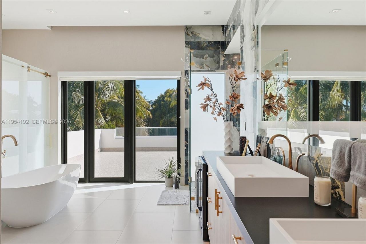 364 Golden Beach Dr , Golden Beach, FL 33160 Photo