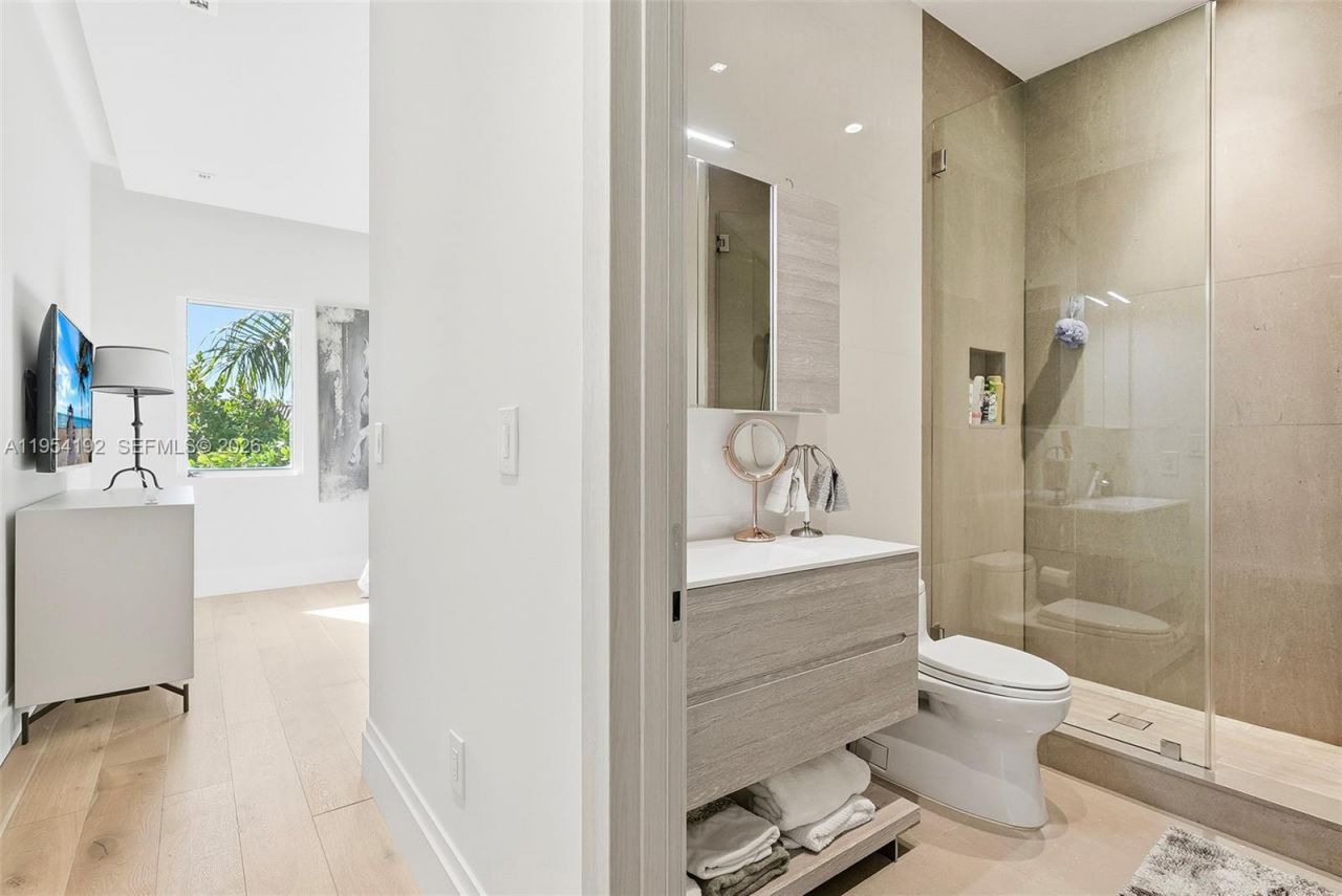 364 Golden Beach Dr , Golden Beach, FL 33160 Photo