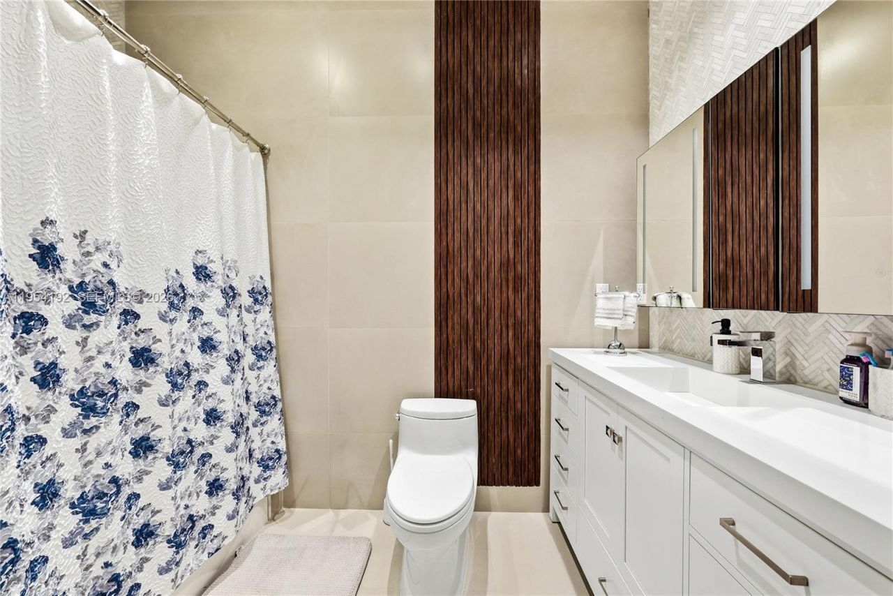 364 Golden Beach Dr , Golden Beach, FL 33160 Photo