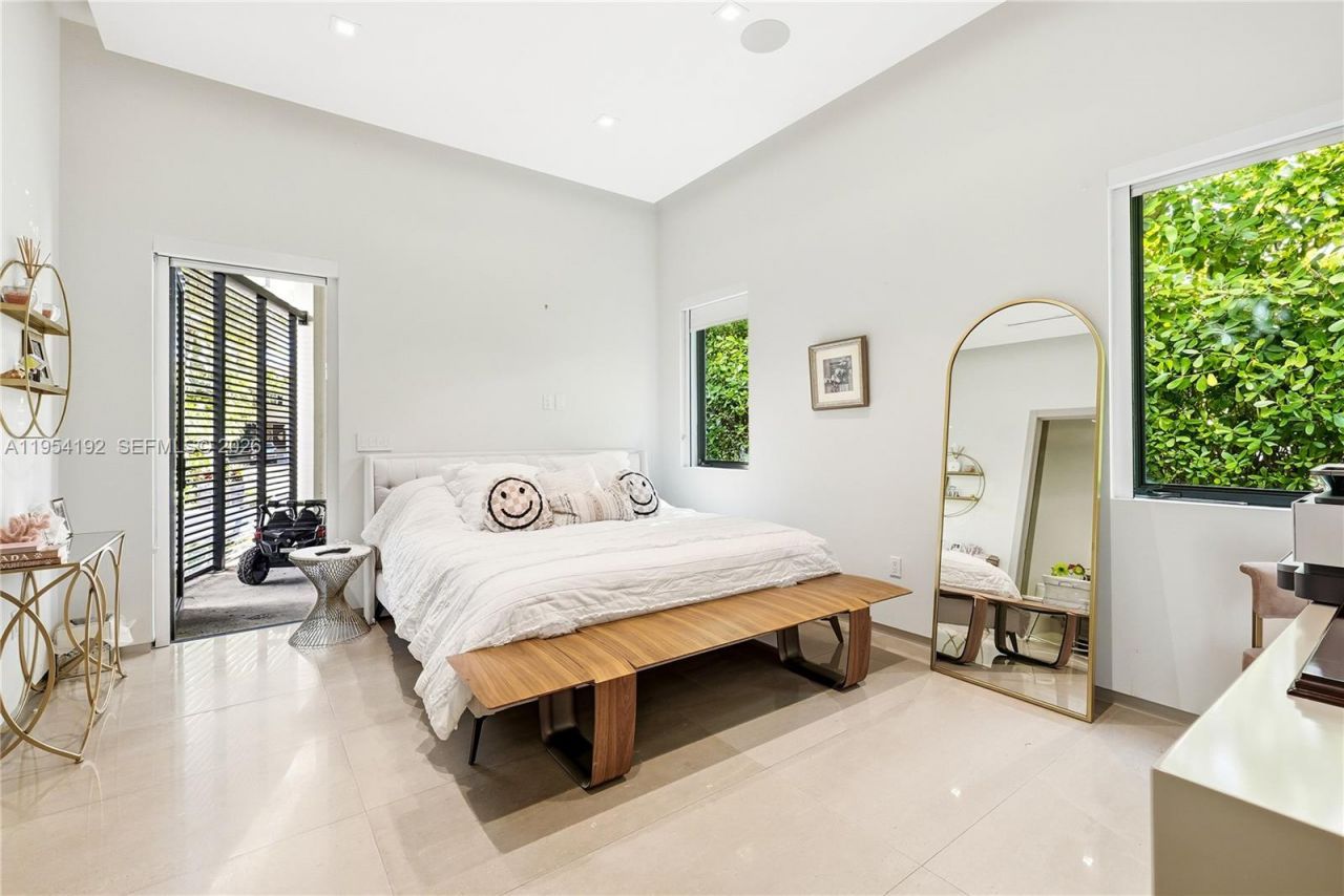 364 Golden Beach Dr , Golden Beach, FL 33160 Photo