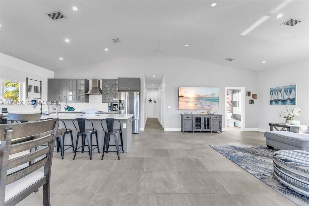 16 N Channel Dr, Key Largo, FL 33037 Photo