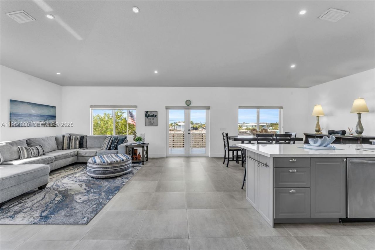 16 N Channel Dr, Key Largo, FL 33037 Photo