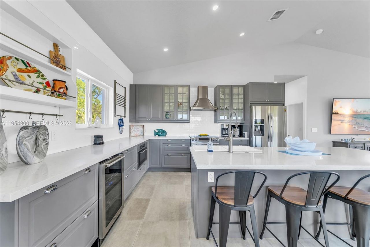 16 N Channel Dr, Key Largo, FL 33037 Photo