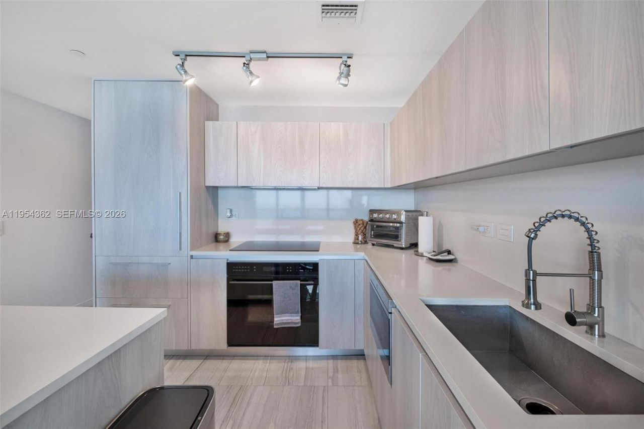 3131 NE 7th Ave , Unit 3605, Miami, FL 33137 Photo