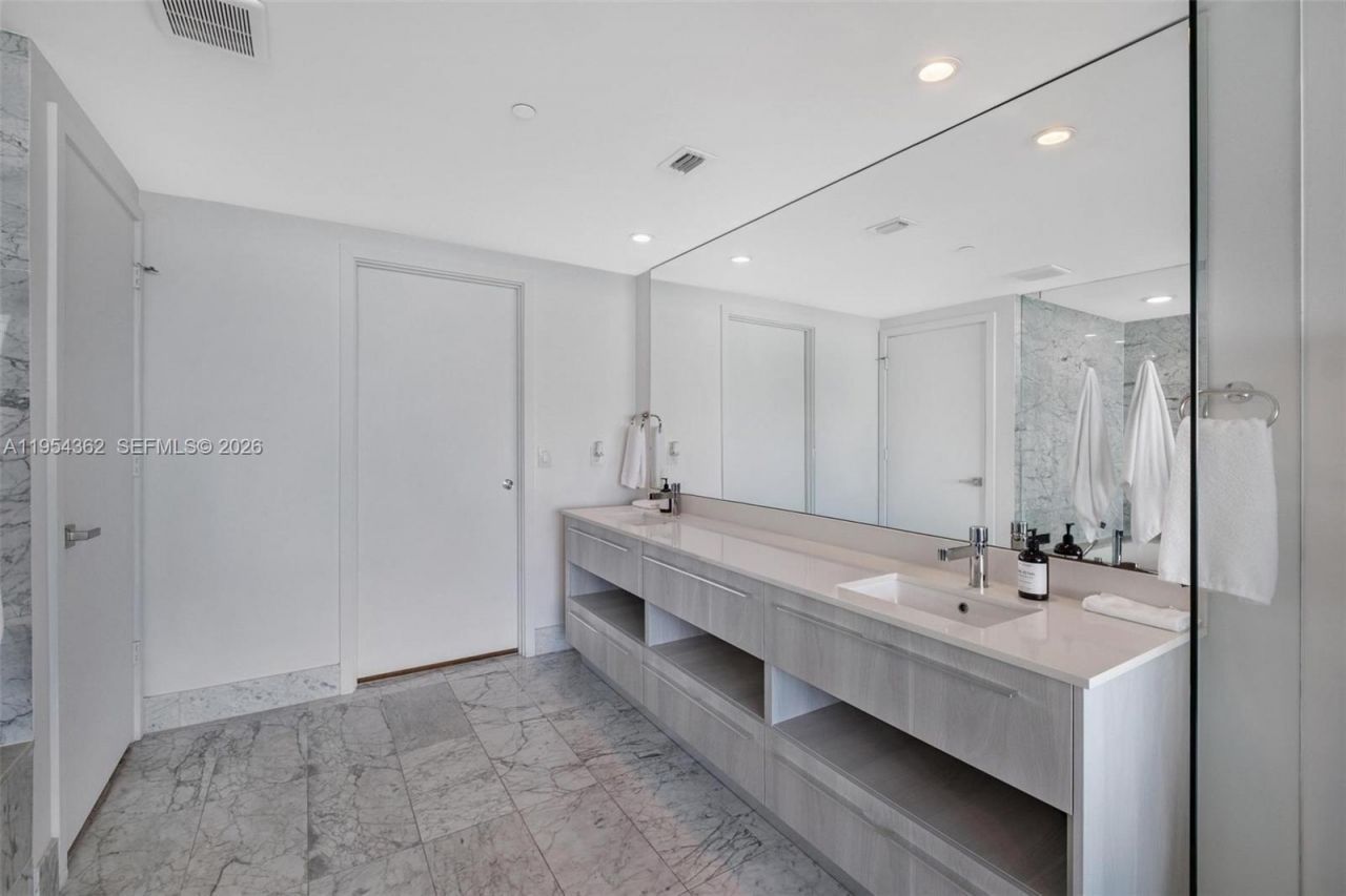 3131 NE 7th Ave , Unit 3605, Miami, FL 33137 Photo