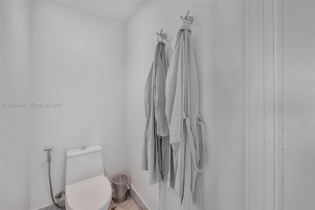 3131 NE 7th Ave , Unit 3605, Miami, FL 33137 Photo