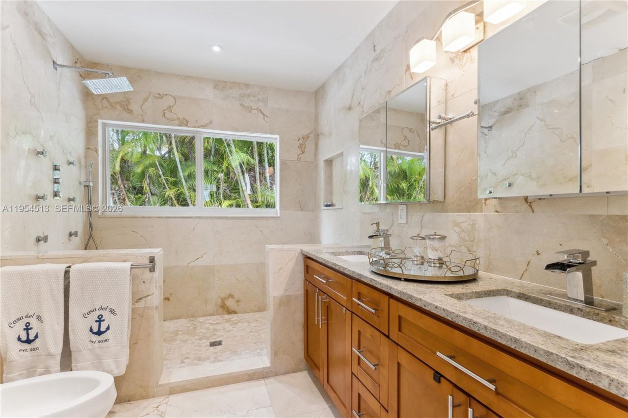 13801 S Biscayne River Rd, Unit 13801, Miami, FL 33161 Photo