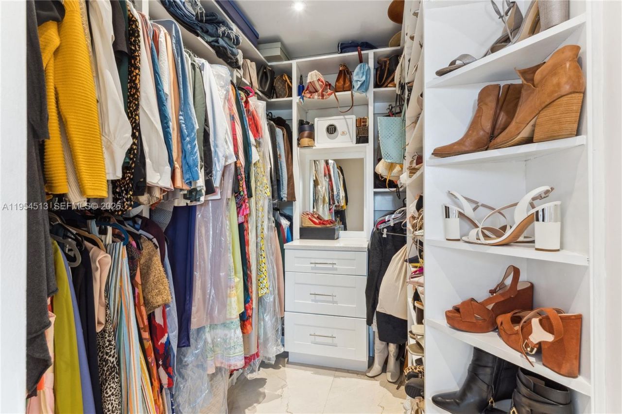 13801 S Biscayne River Rd, Unit 13801, Miami, FL 33161 Photo