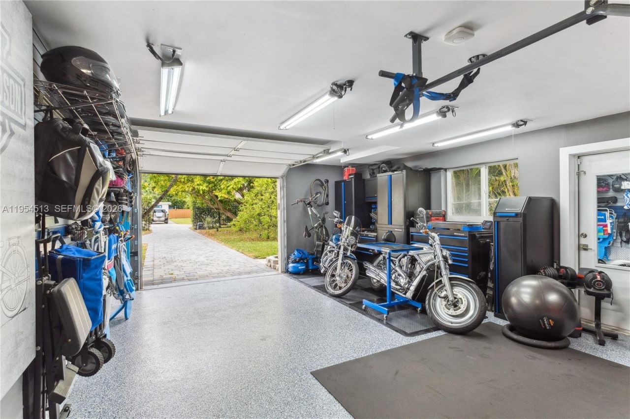 13801 S Biscayne River Rd, Unit 13801, Miami, FL 33161 Photo