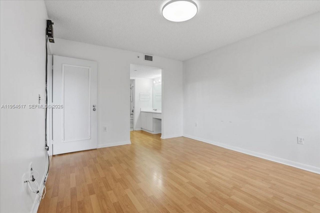 601 SW 142nd Ave , Unit 304Q, Pembroke Pines, FL 33027 Photo