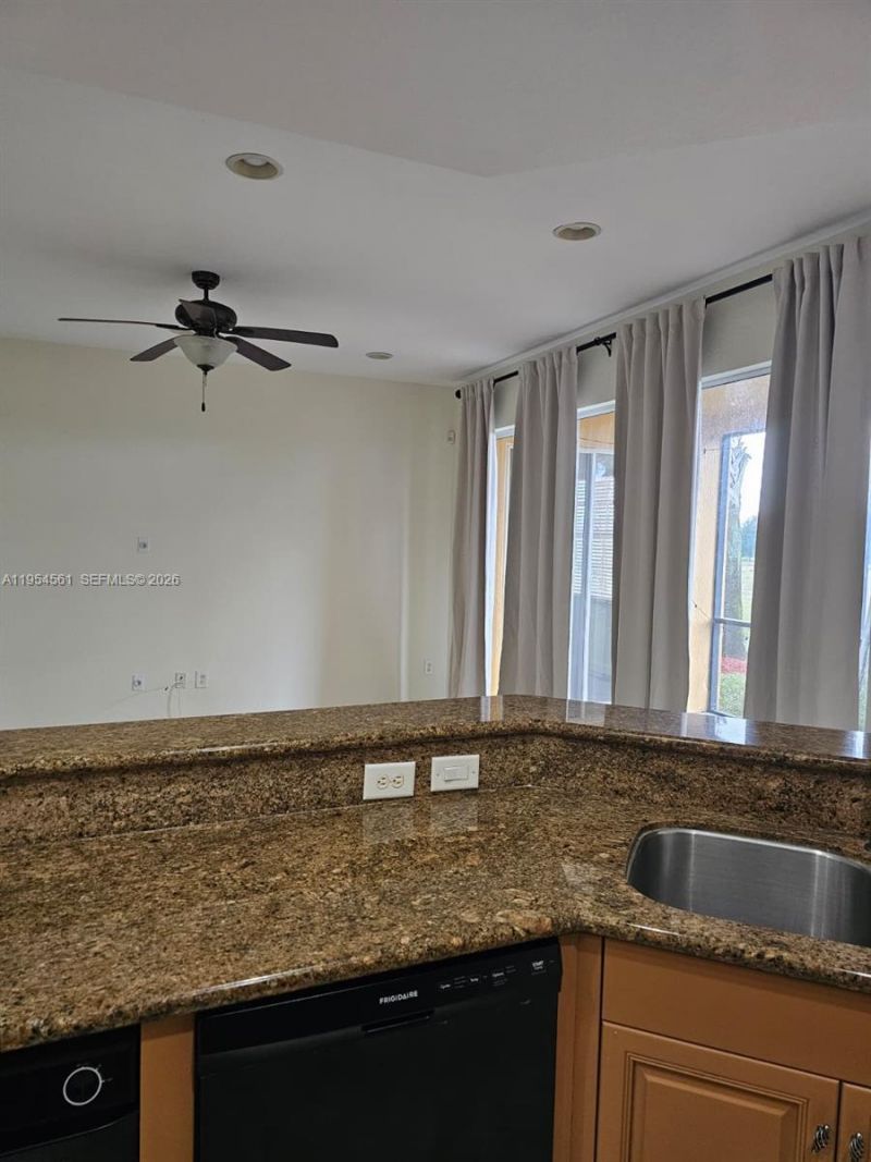 8255 NW 128th Ln, Unit 19-C, Parkland, FL 33076 Photo