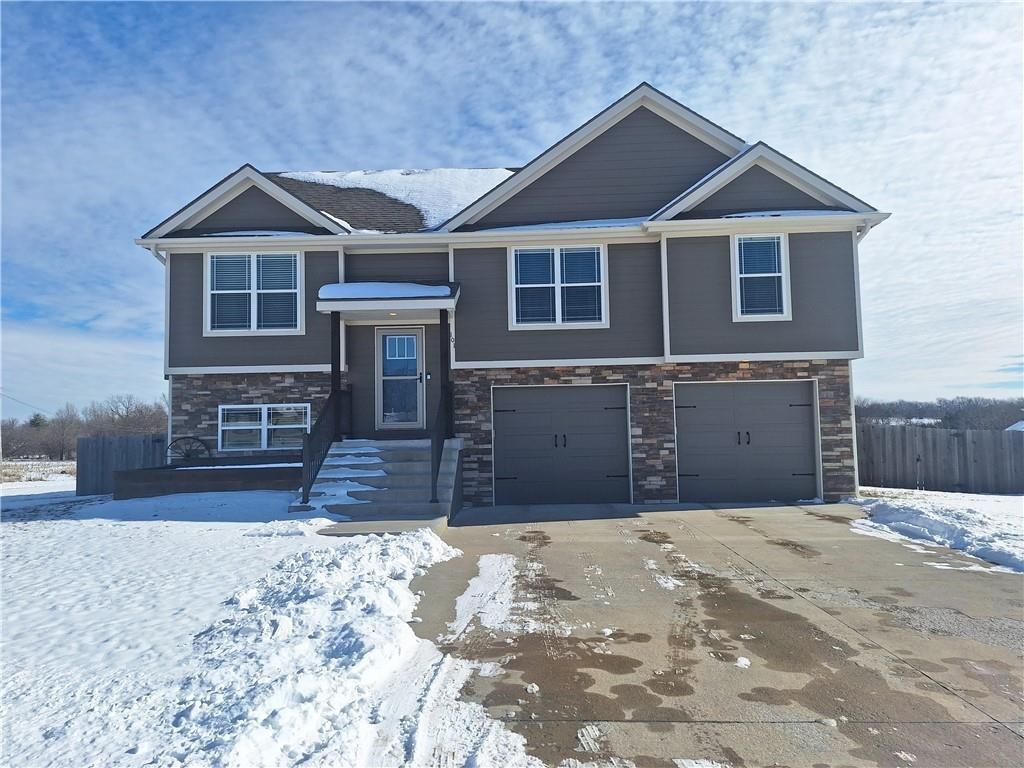 101 Lisa Avenue, Lathrop, MO 64465 Main Photo