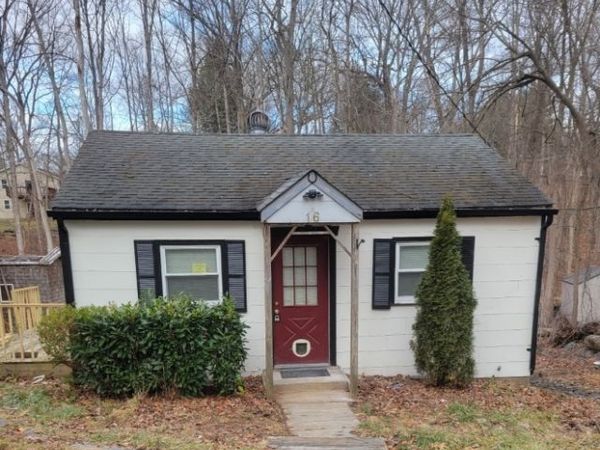 16 Beech Ct, Ringwood, NJ 07456